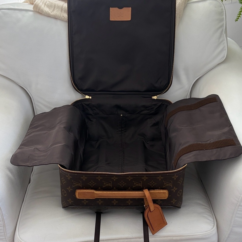 Louis Vuitton Brown Monogram Travel Bag - Picture 5 of 9